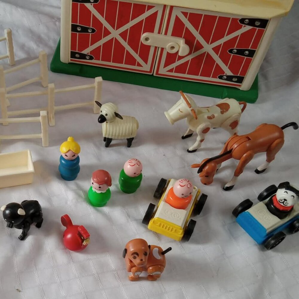 Fisher-Price original farm and all accessories shown in the pictures